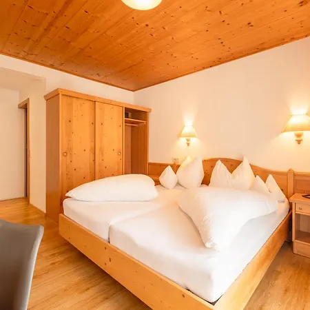 Ξενοδοχείο Hotel Christoph Tiroler B&B Neustift im Stubaital
