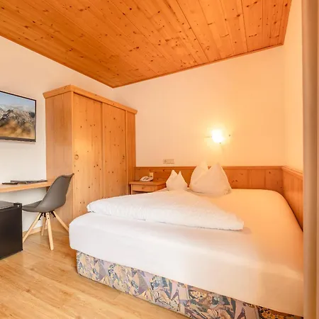 Hotel Christoph Tiroler B&B