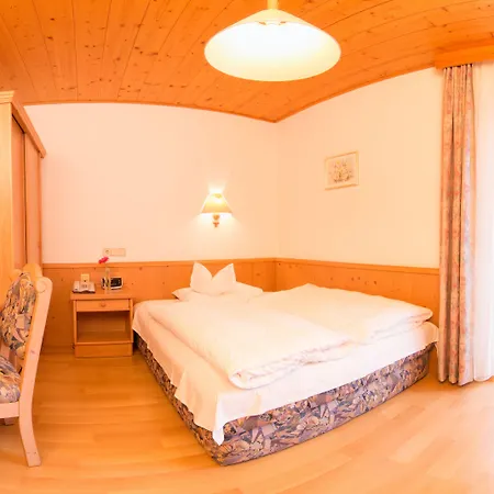 Hotel Christoph Tiroler B&B Ξενοδοχείο