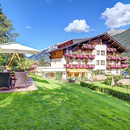 Hotel Christoph Tiroler 3*