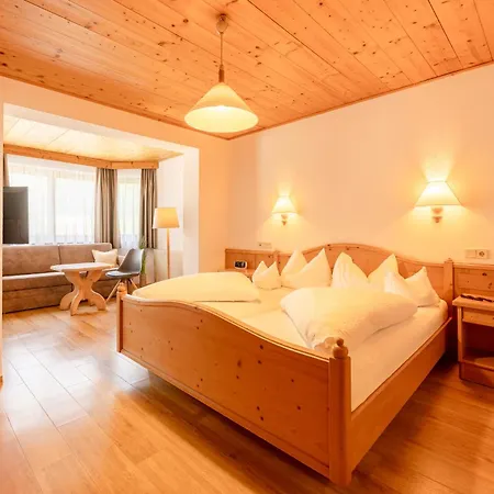 Hotel Christoph Tiroler B&B 3*